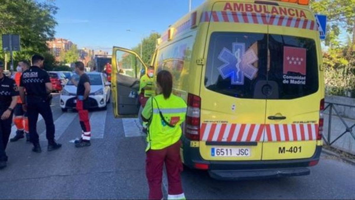 Trasladas al hospital dos menores tras ser atropellas en un paso de peatones en Fuenlabrada