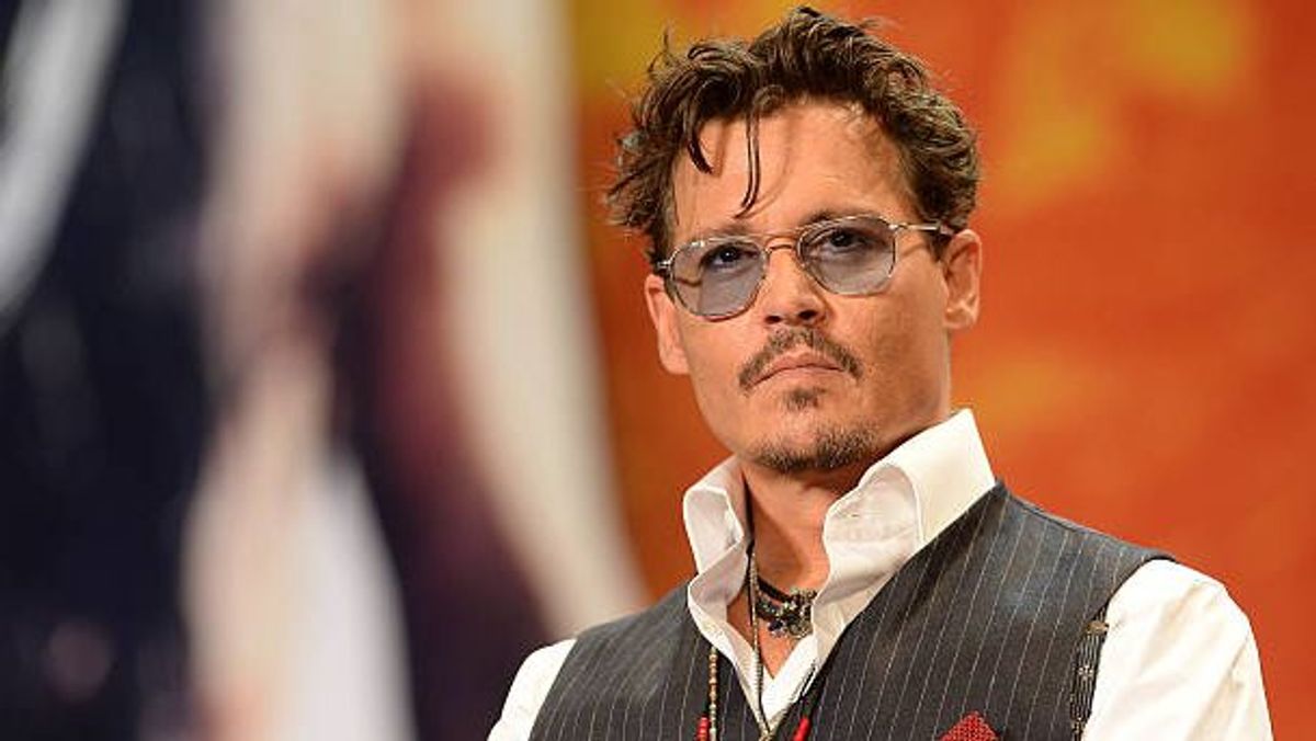 Una mujer irrumpe en el juicio de Johnny Depp afirmando que tiene un hijo del actor