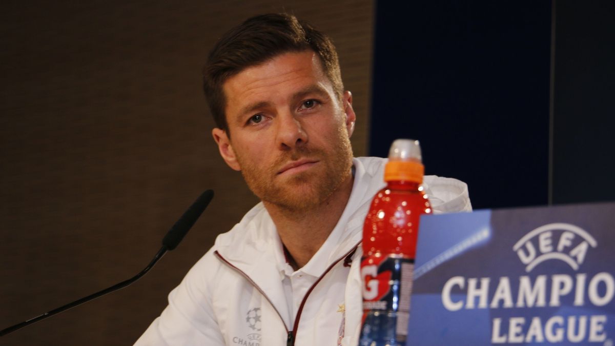 Xabi Alonso en una rueda de prensa Xabi Alonso en una rueda de prensa
