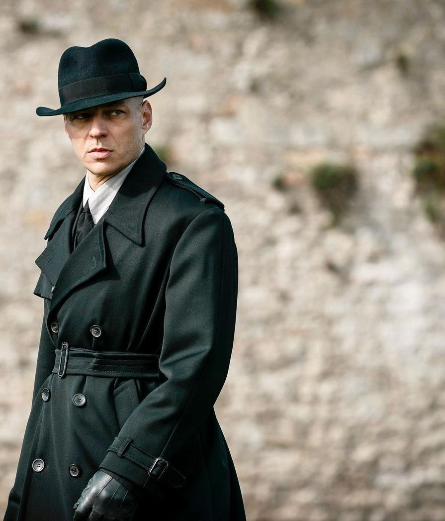 Tom Wlaschiha es Dimitri