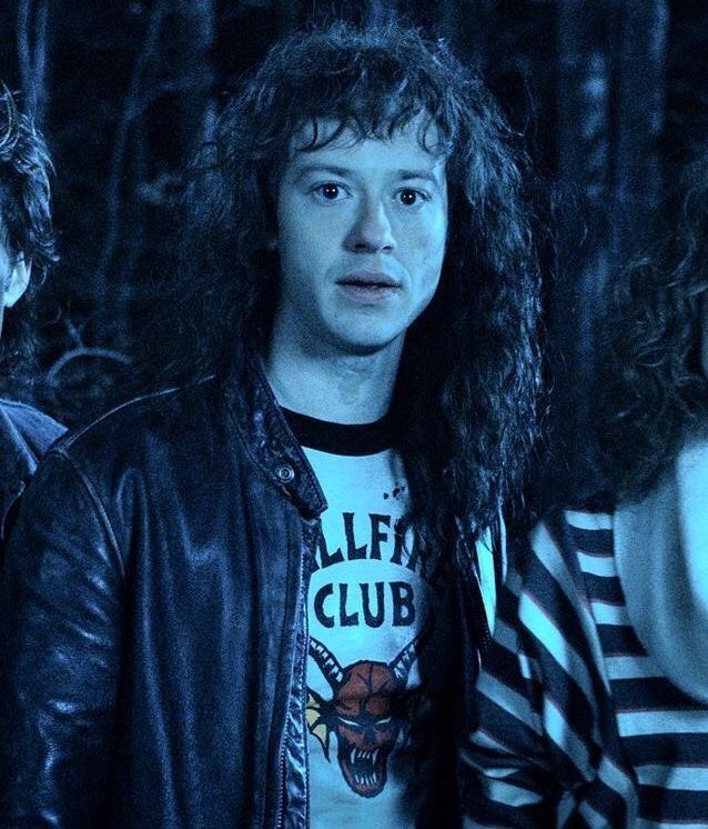 Joseph Quinn es Eddie Munson