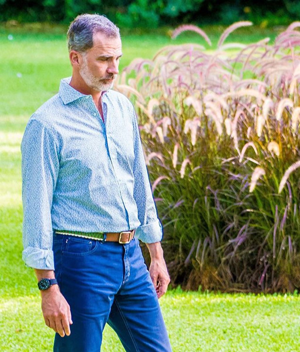 King Felipe VI and Queen Letizia with daughters Crownprincess Leonor and Infanta Sofia, Princess Sofia of Spain during the summer photosession where the family poses for the media at Marivent Palace, Palma de Mallorca, Balearic Islands, Spain, marking the start of their holiday at the Spanish Island.