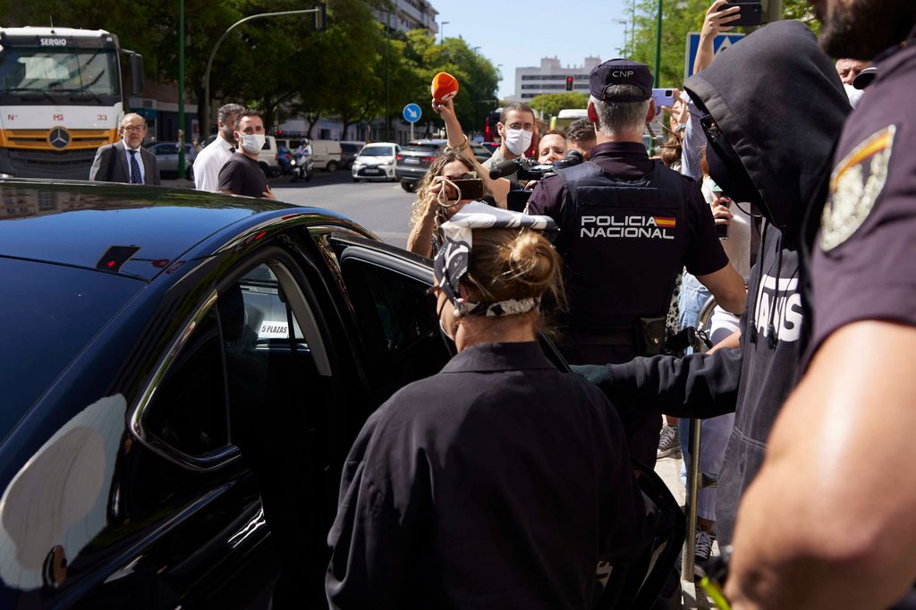 Los rostros de El Cuco y su madre en la primera sesión de juicio por falso testimonio en el caso Marta del Castillo