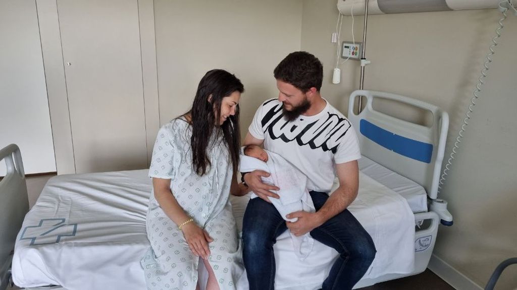 Sarai y José Luis con su hijo Lucas