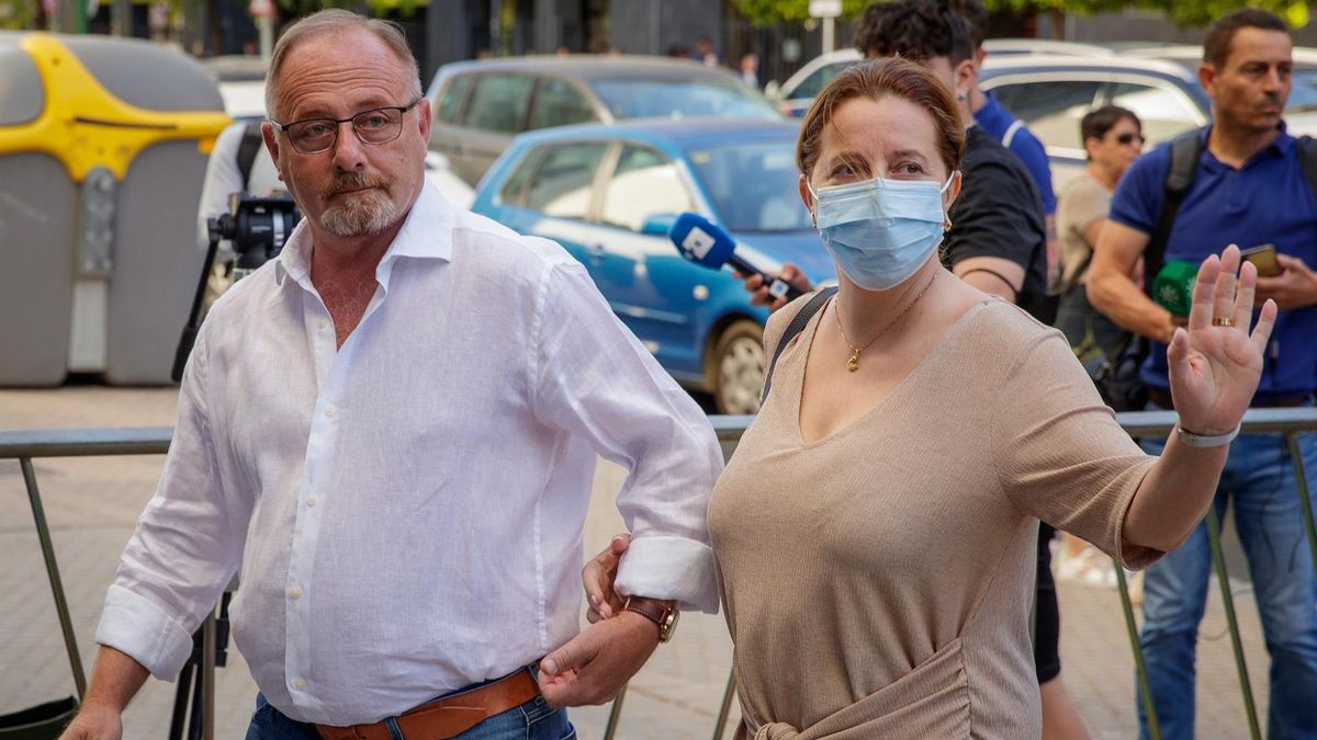 Los padres de Marta del Castillo llegan al juicio contra El Cuco y su madre
