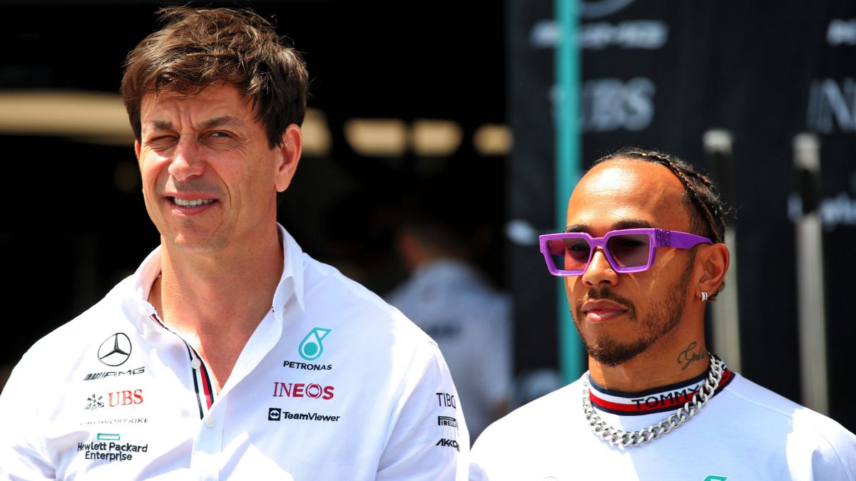 Wolff defiende la actitud de Hamilton en Montmeló: "No fue un mensaje de rendición" Wolff defiende la actitud de Hamilton en Montmeló: "No fue un mensaje de rendición"
