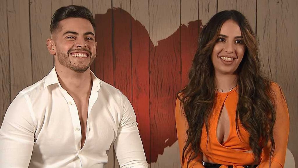 Yasmina y Achraf durante su cita en 'First Dates'