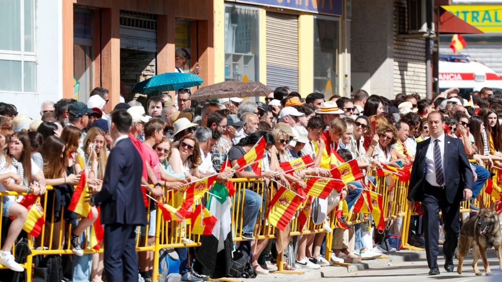 Los Reyes presiden el acto central del Día de las Fuerzas Armadas en Huesca