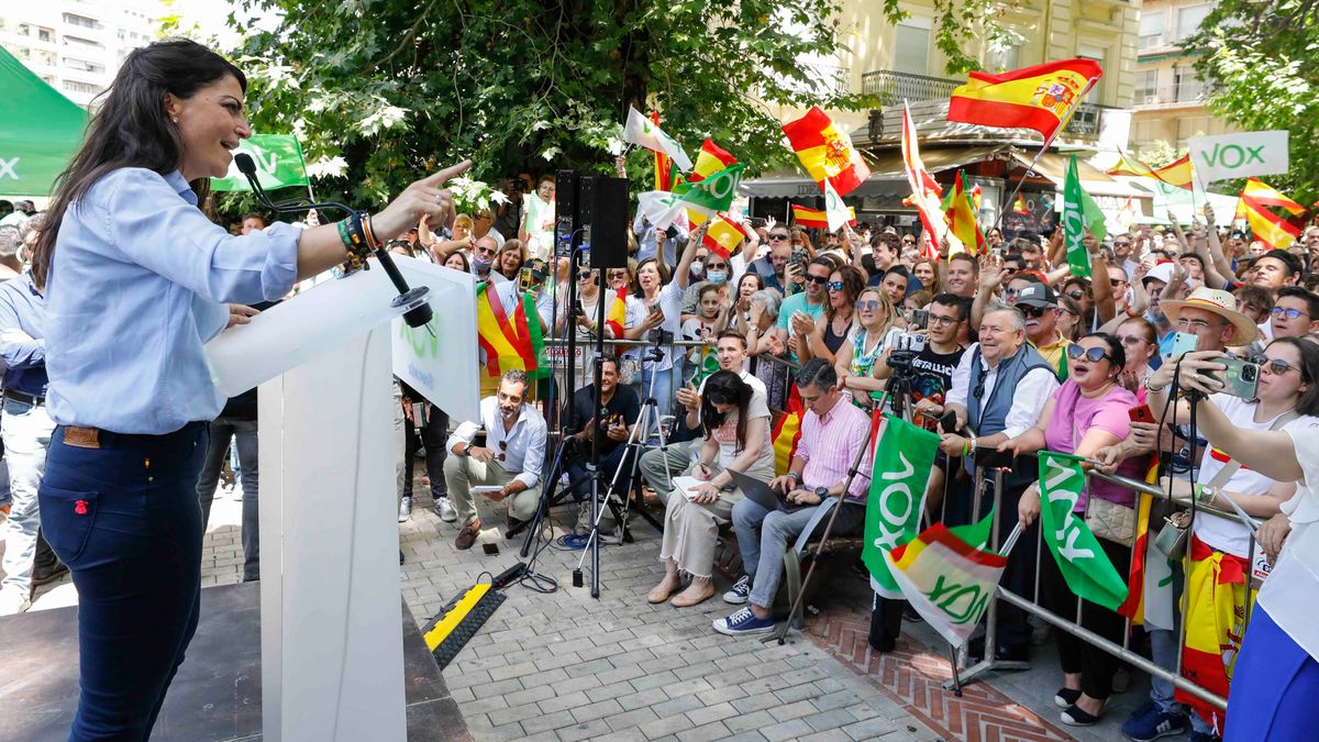 Olona dice que Vox está disputando la Presidencia de la Junta y "no hay encuesta cocinada capaz de esconderlo" Olona dice que Vox está disputando la Presidencia de la Junta y "no hay encuesta cocinada capaz de esconderlo"
