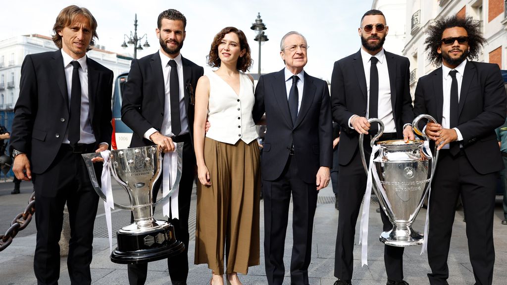 El Real Madrid celebra su decimocuarta Copa de Europa recorriendo la capital