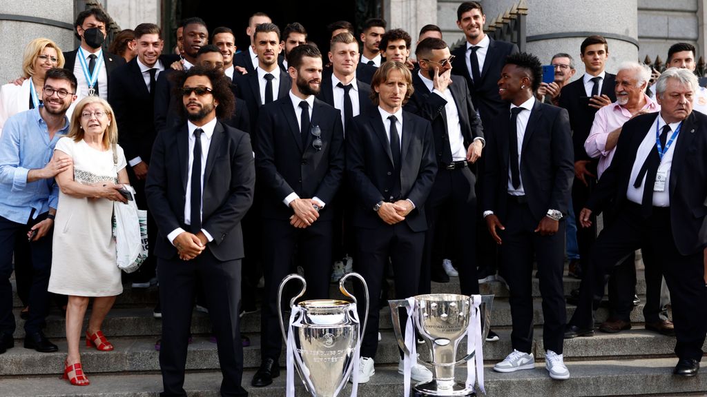 El Real Madrid celebra su decimocuarta Copa de Europa recorriendo la capital