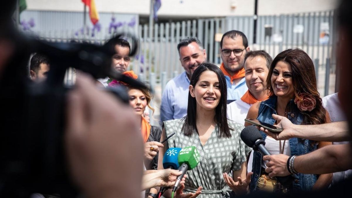 EuropaPress 4484888 presidenta ciudadanos cs ines arrimadas atiende medios comunicacion antes EuropaPress 4484888 presidenta ciudadanos cs ines arrimadas atiende medios comunicacion antes