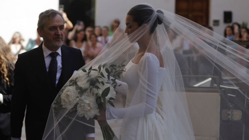 Marta Lozano, con su espectacular diseño de Lorenzo Caprile