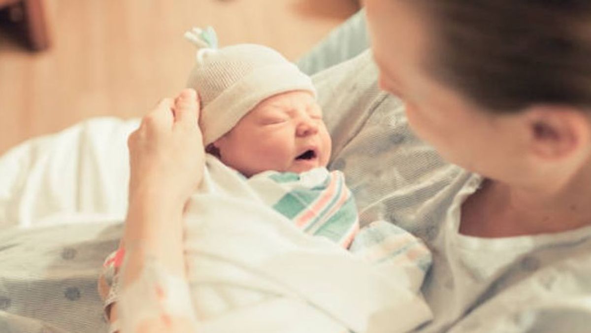 Cómo elegir la primera puesta del bebé para el hospital