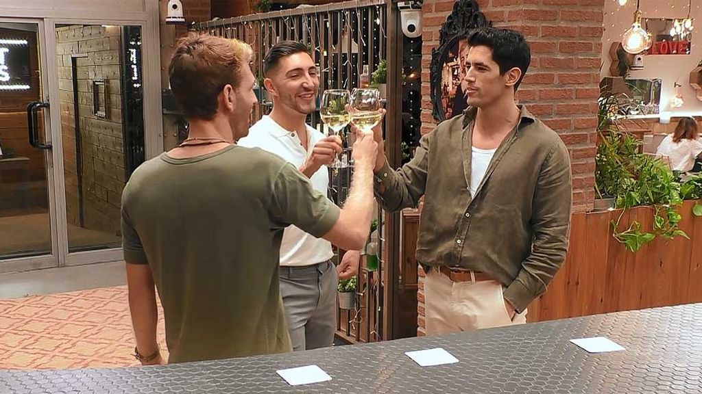 Francesco, Pedro y Wellington en 'First Dates'