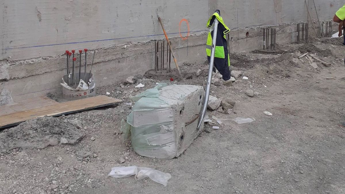Herido grave un obrero al caerle un bloque de hormigón de una tonelada en el Cañaveral Herido grave un obrero al caerle un bloque de hormigón de una tonelada en el Cañaveral