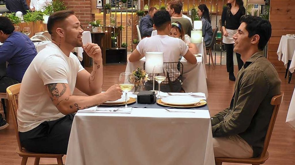 Javi y Wellington en 'First Dates'