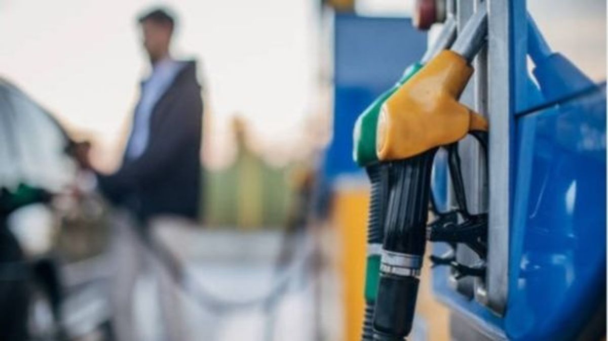 Los consumidores apenas notan la bonificación de 20 céntimos en el precio de los combustibles