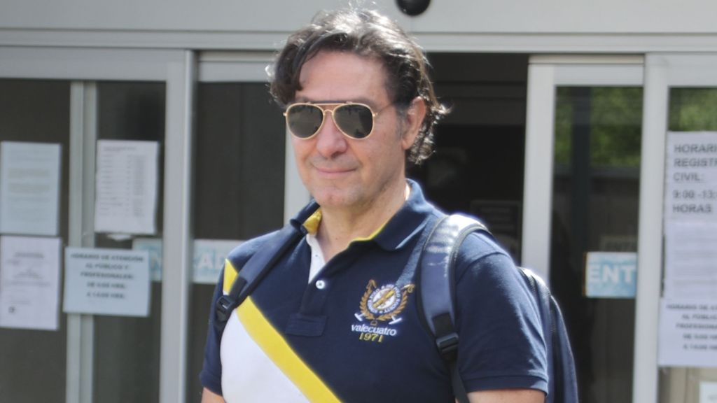 Luis Lorenzo sale del juzgado tras firmar