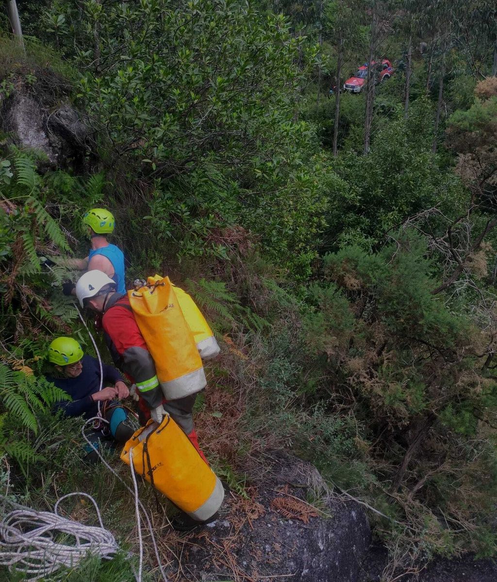 Rescate de los deportistas en el barranco