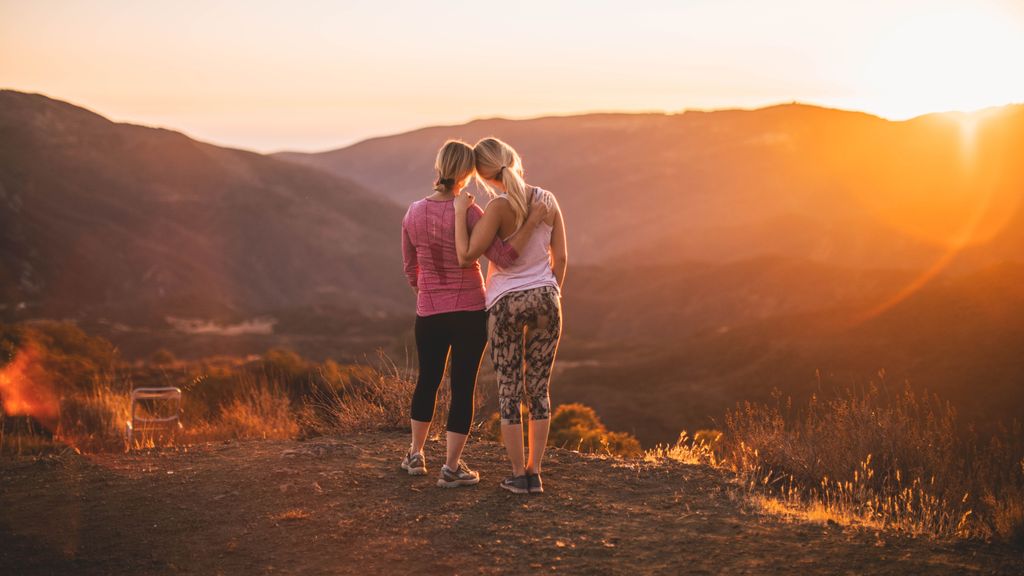 Una madre, con su hija