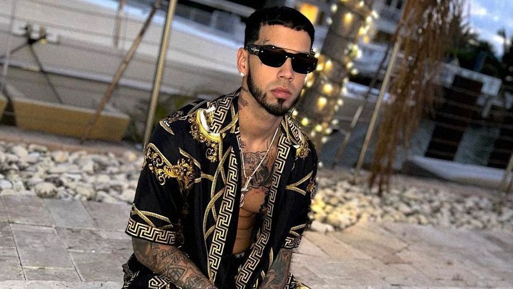 Anuel sale a responder ante las críticas por su "extrema delgadez"