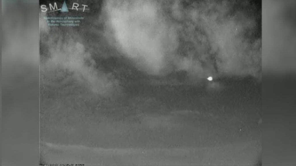 Captan un fragmento del cometa Halley sobrevolando Galicia a 240.000 kilómetros por hora
