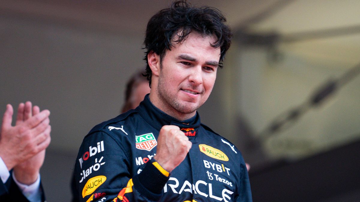 Checo Pérez 'cierra' la puerta de Red Bull a Alonso: renueva hasta 2024