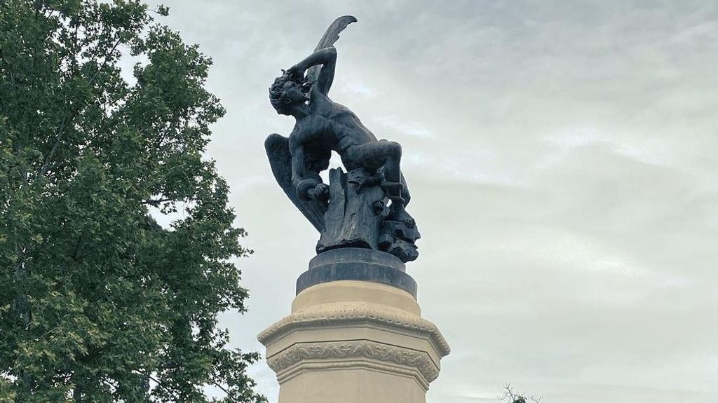 Fotografía tomada por los Rolling del Ángel Caído del Retiro en Madrid.