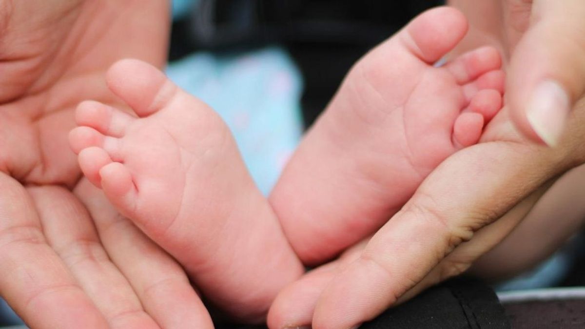 Los niños que nazcan en As Somozas vendrán con un cheque de hasta 3.000 euros debajo del brazo Los niños que nazcan en As Somozas vendrán con un cheque de hasta 3.000 euros debajo del brazo