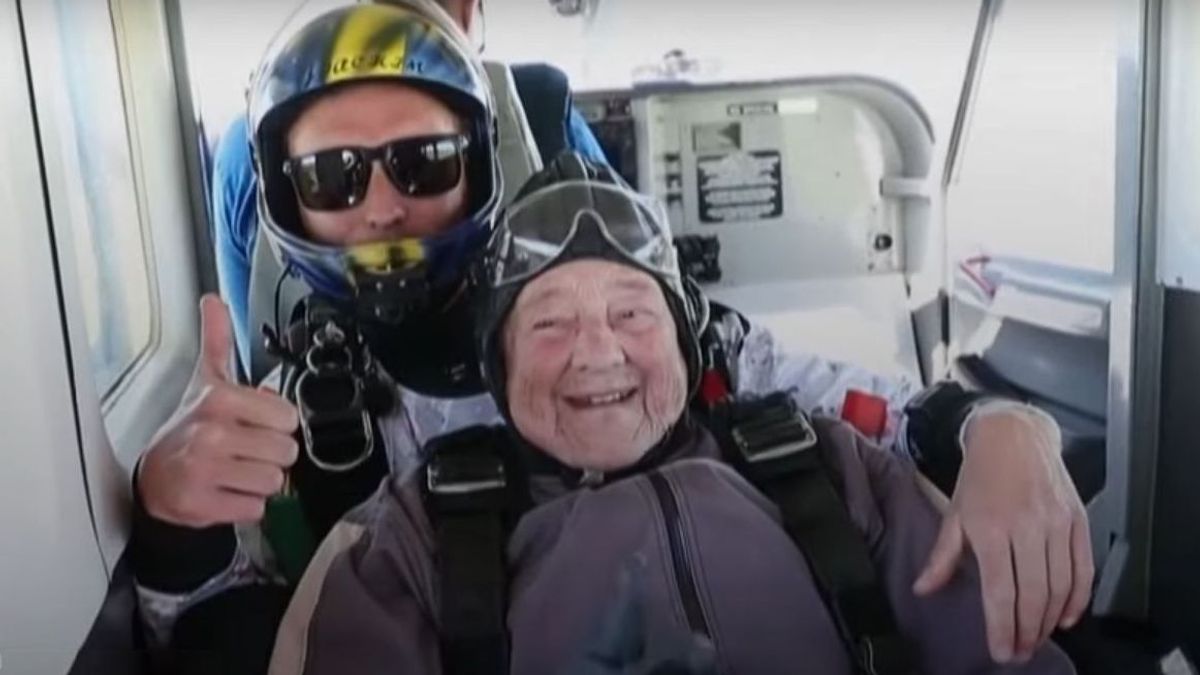 Rut Larsson se ha convertido la persona más longeva en saltar en tándem en paracaídas