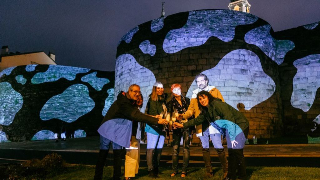 Acto de encendido de la proyección.