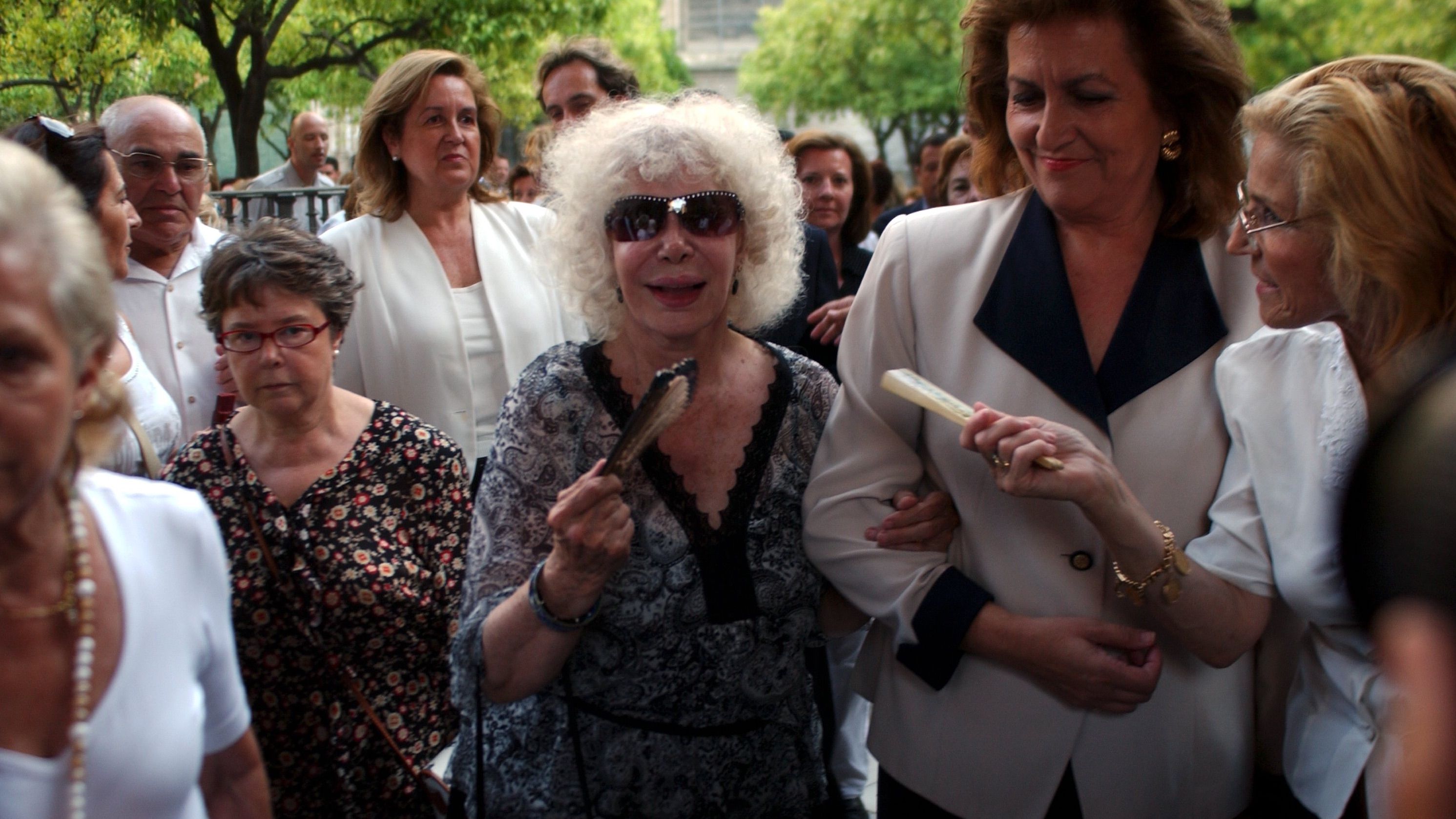 Al funeral acudieron muchos rostros conocidos.