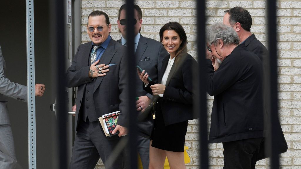 Johnny Depp, contento tras escuchar el veredicto