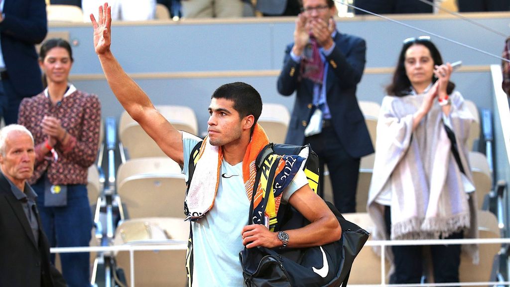 Carlos Alcaraz se despide de Roland Garros antes de tiempo: Zverev se tomó la revancha de Madrid
