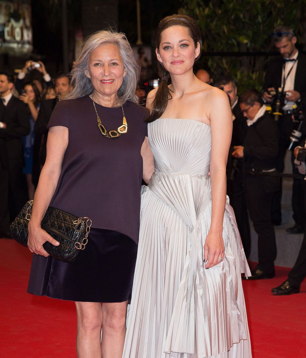 Marion Cotillard junto a su madre, la actriz Niseema Theillaud.