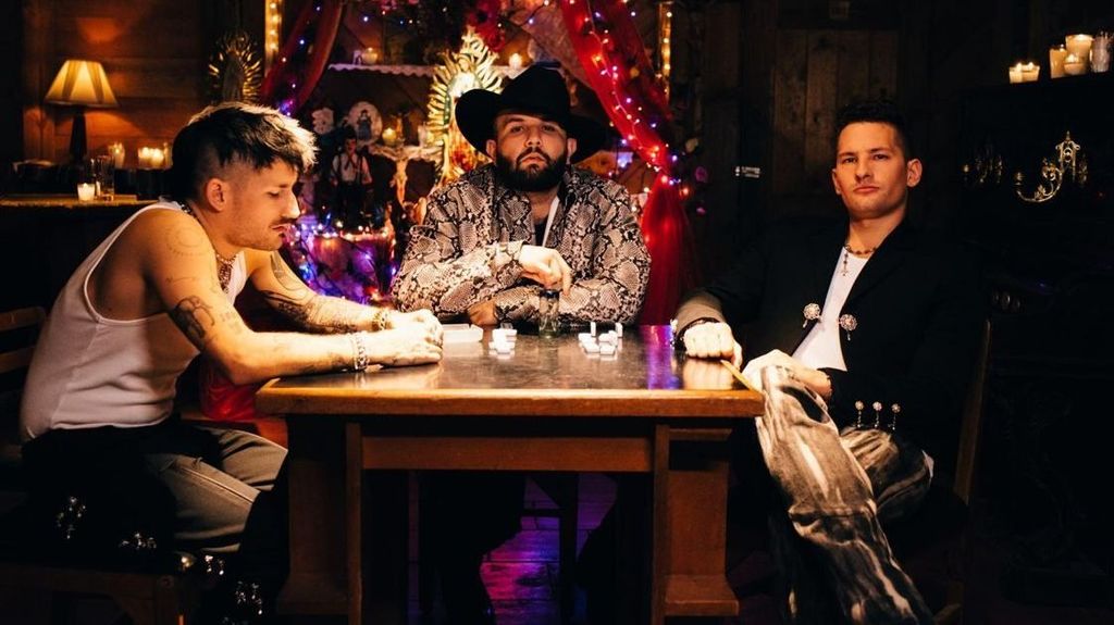 Mau y Ricky, en su nuevo videoclip junto a Carin León