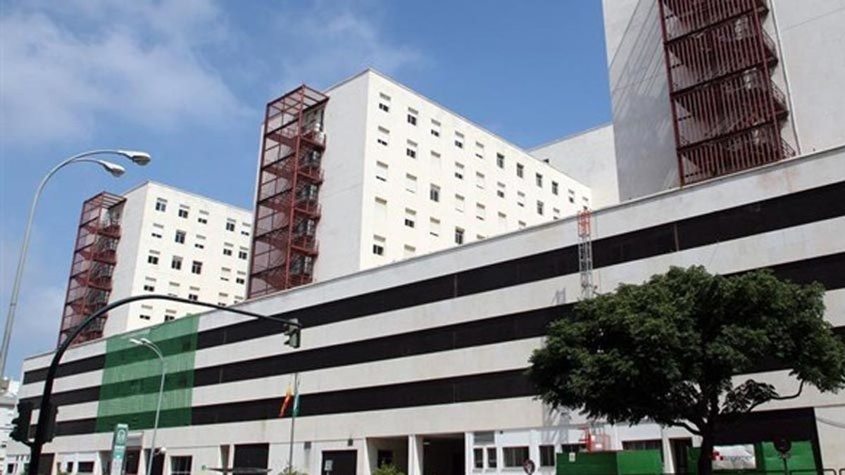 Una menor, ingresada con meningitis en el Hospital Puerta del Mar de Cádiz