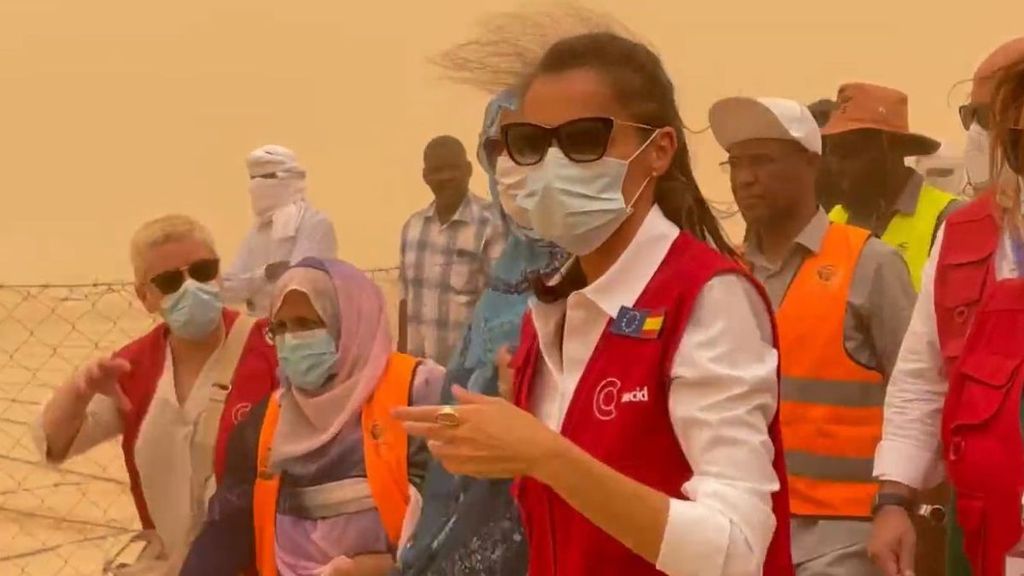 La reina Letizia y la tormenta de arena perfecta en Mauritania
