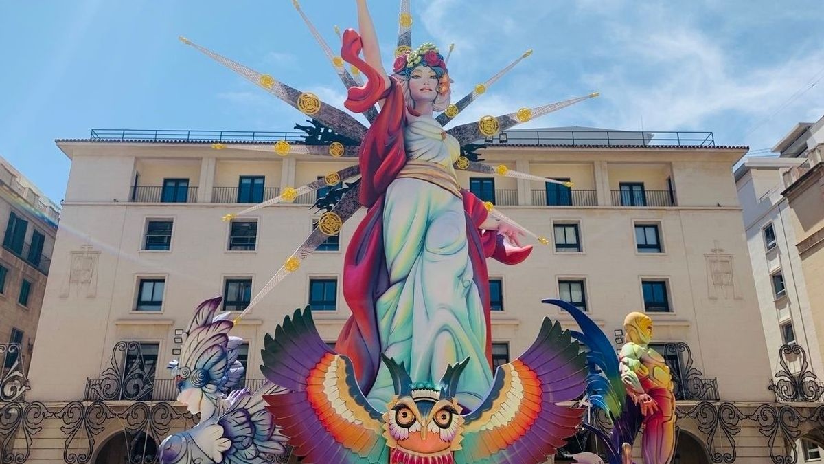 Alicante instalará por primera vez Puntos Violeta contra las agresiones sexistas en les Fogueres Alicante instalará por primera vez Puntos Violeta contra las agresiones sexistas en les Fogueres