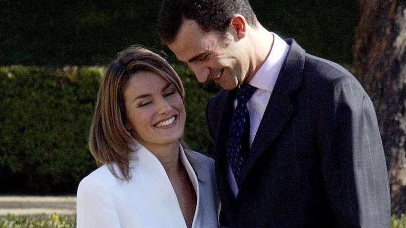 Felipe y Letizia, el día de su compromiso (2004)