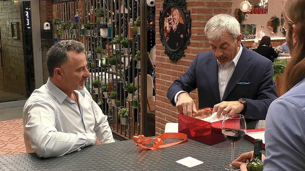 Mario durante su cita en 'First Dates'