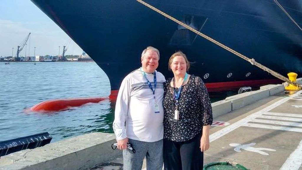 Pareja que vive viajando en cruceros