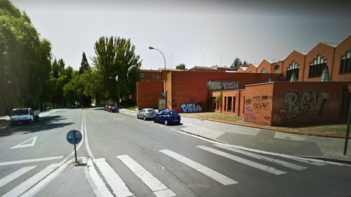 Polideportivo Aranalde frente al que se produjo el atropello Polideportivo Aranalde frente al que se produjo el atropello
