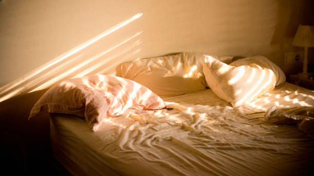 El motivo por el que no es aconsejable hacer la cama nada más levantarse por las mañanas