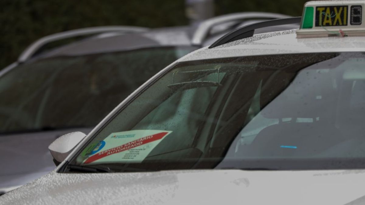 Imagen de archivo de un taxi. Imagen de archivo de un taxi.