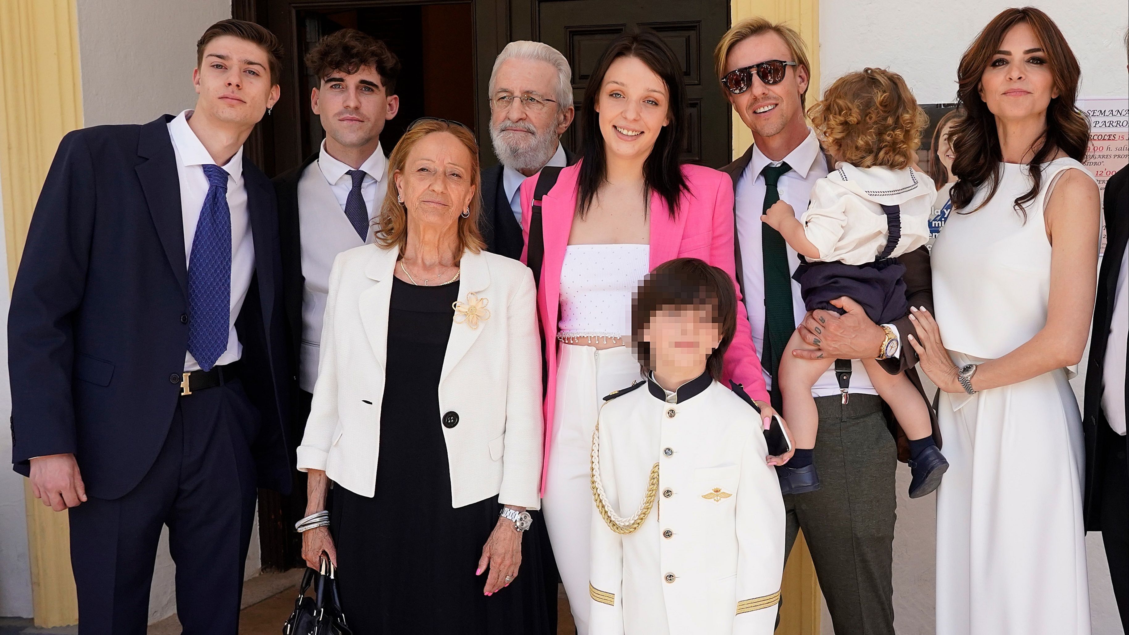 La Primera Comunión de Enzo reúne a todos los hijos de Guti