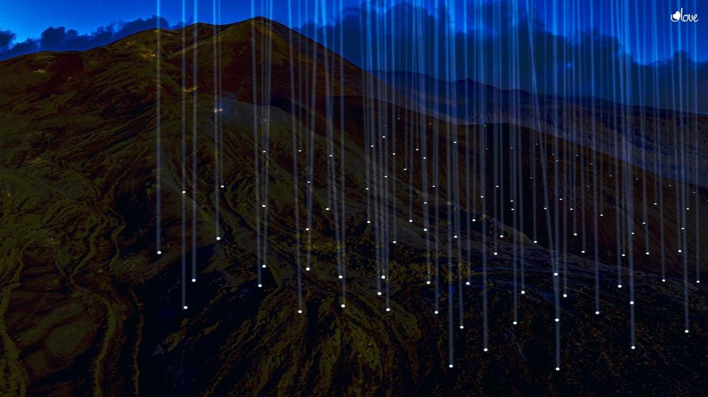 Una luz por cada casa bajo el volcán