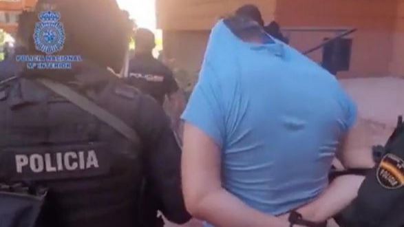 Detenido el padre que se había atrincherado en su casa de Coslada junto a su hija menor: estaba armado con un cuchillo