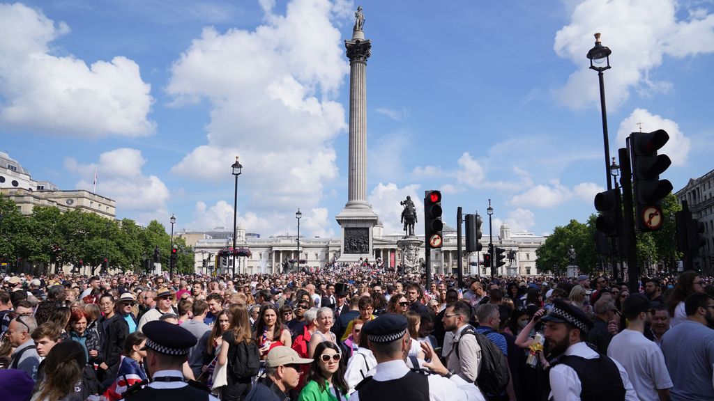 Trafalgar Square el 2 de junio, primer día de las celebraciones del Jubileo real